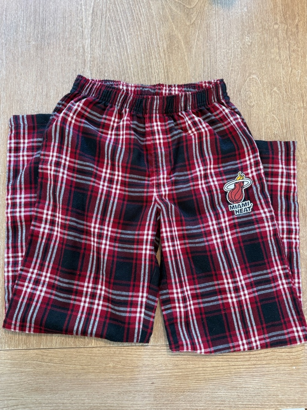 Gap NBA branded Miami Heat Red Plaid Kids Pajama Pants 10
